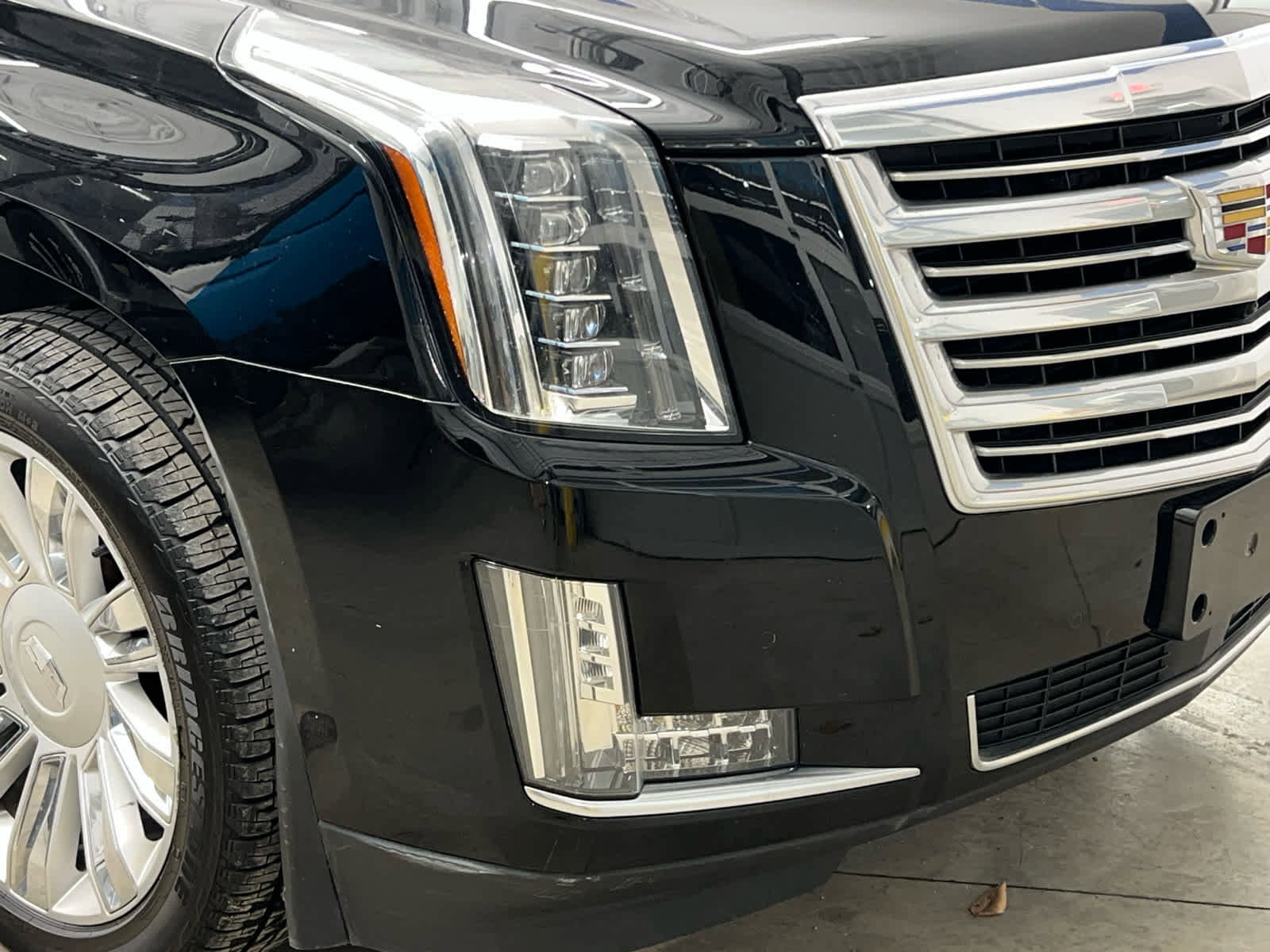 Used 2016 Cadillac Escalade ESV Platinum image 2