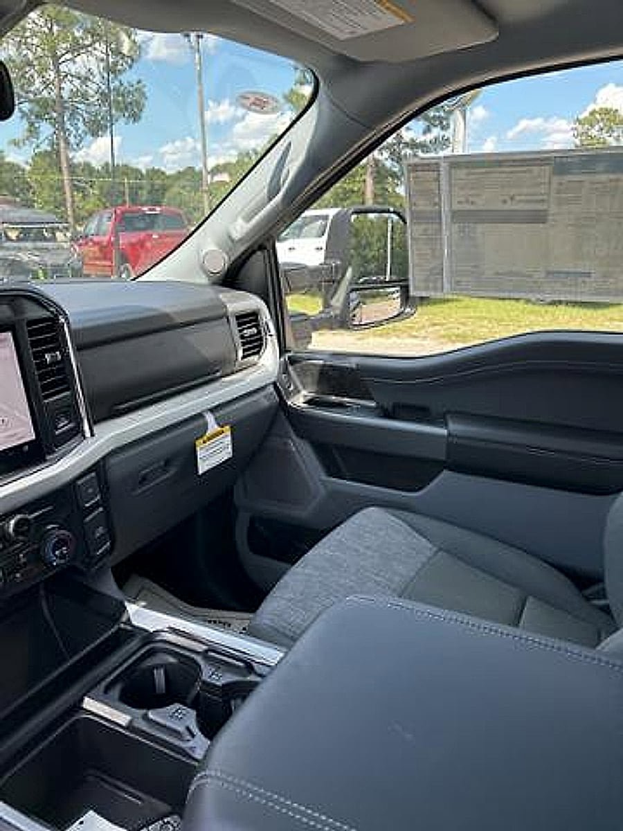 New 2025 Ford F250 XLT w/ Black Appearance Package AWD/4WD image 17