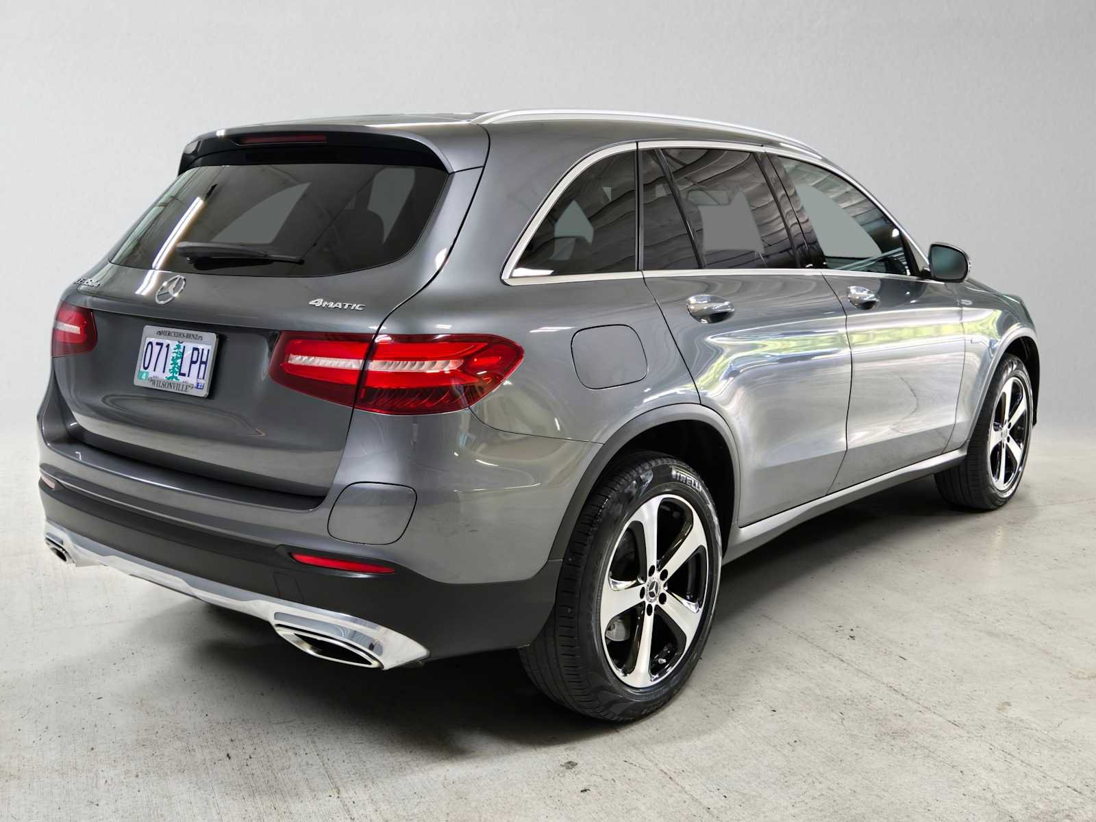 Used 2019 Mercedes-Benz GLC 350e 4MATIC image 3