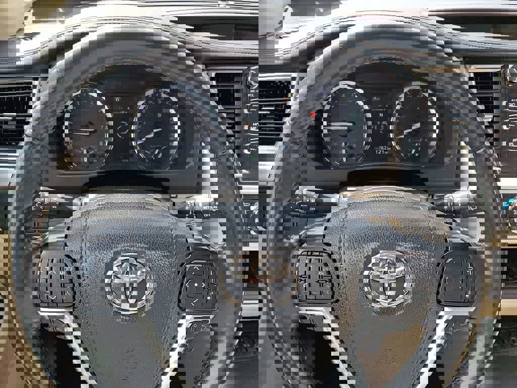 Used 2019 Toyota Highlander XLE image 20