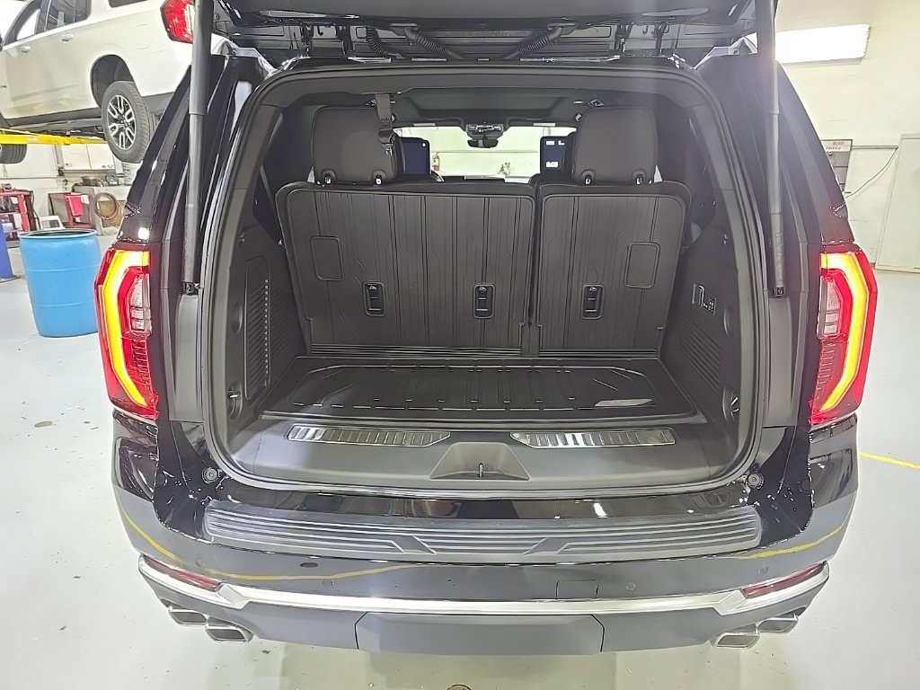 New 2027 GMC Yukon Denali w/ Denali Reserve Package AWD/4WD image 14