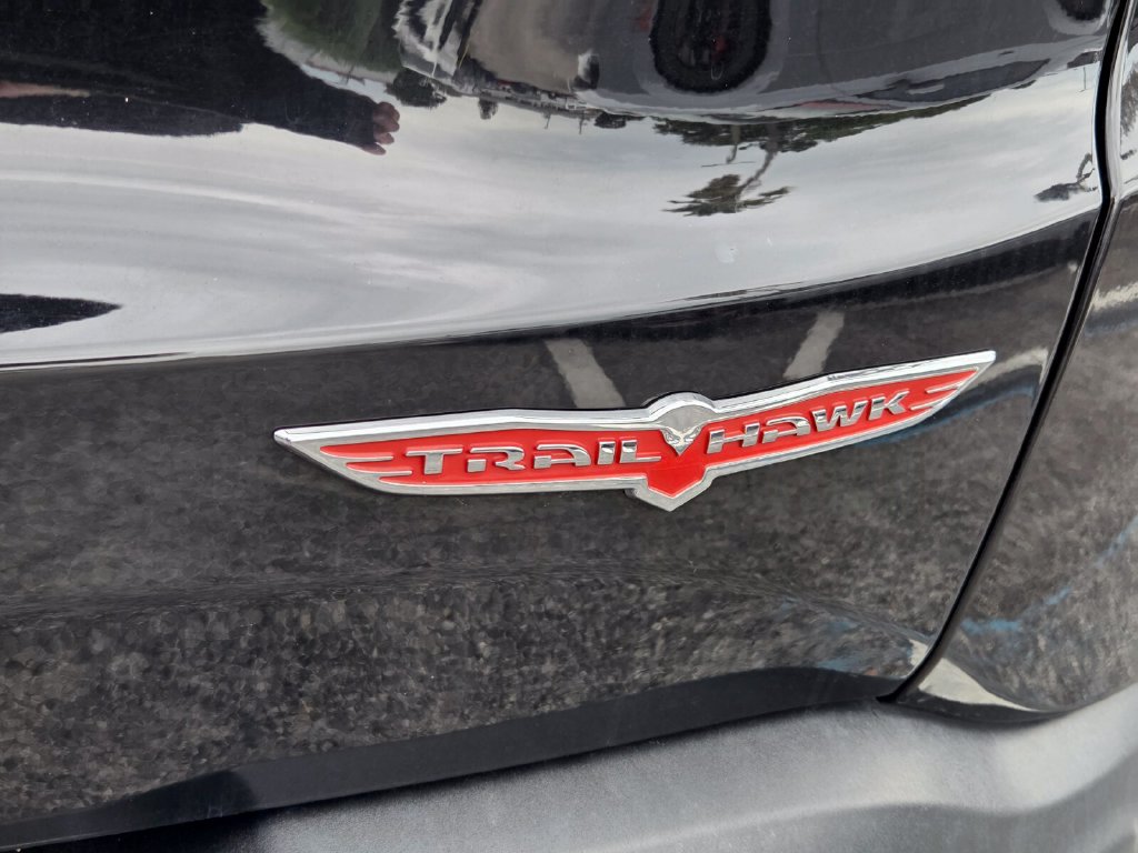 Used 2022 Jeep Renegade Trailhawk AWD/4WD image 10