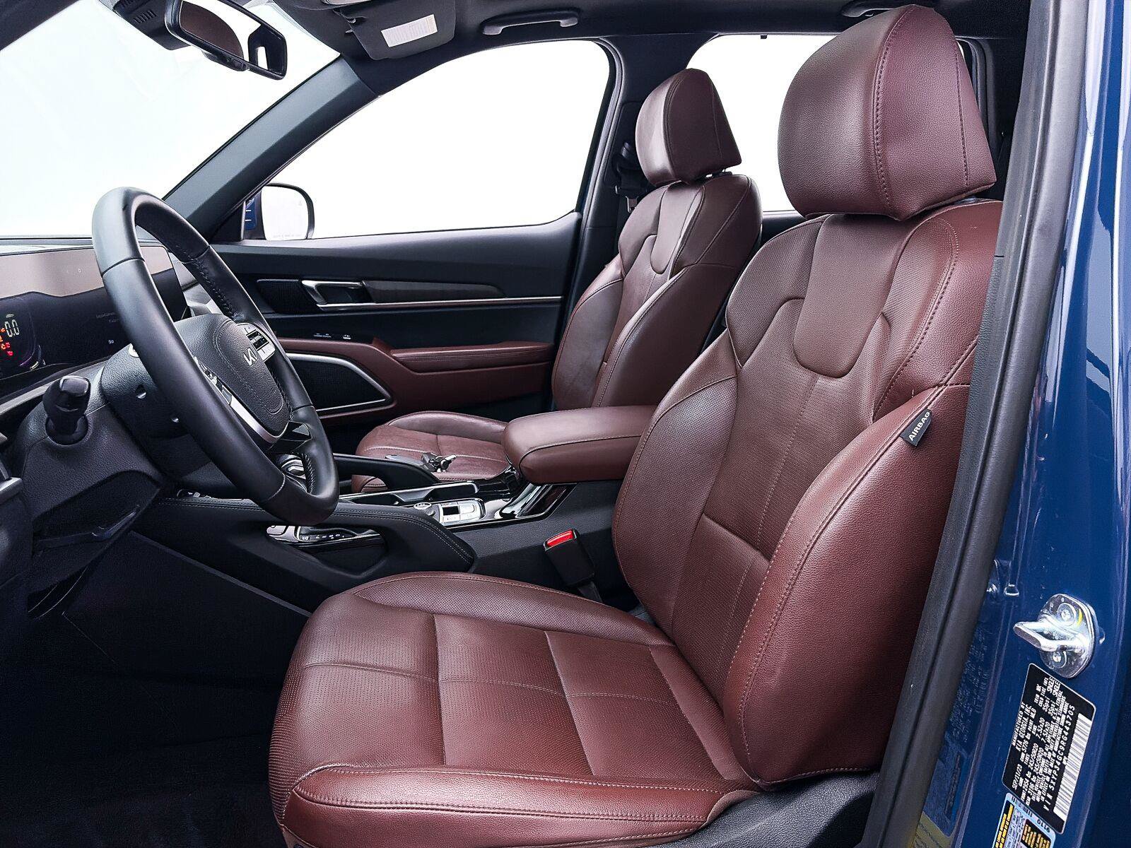 Used 2024 Kia Telluride EX w/ EX Captain's Chair Package FWD image 10