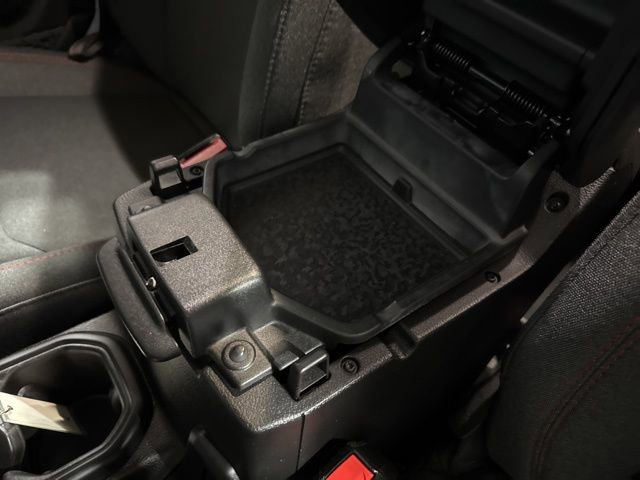 Used 2025 Jeep Wrangler Unlimited Rubicon AWD/4WD image 10