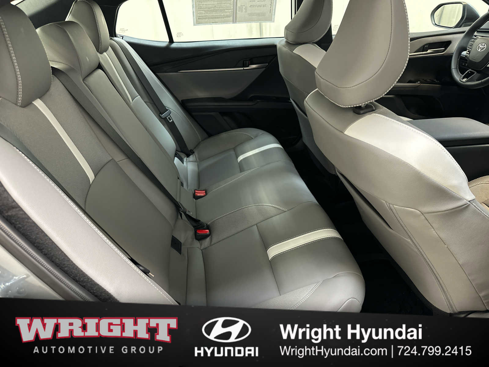 Used 2025 Toyota Camry SE w/ Convenience Package image 16