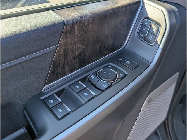 New 2026 Ford F350 Lariat w/ Black Appearance Package image 17
