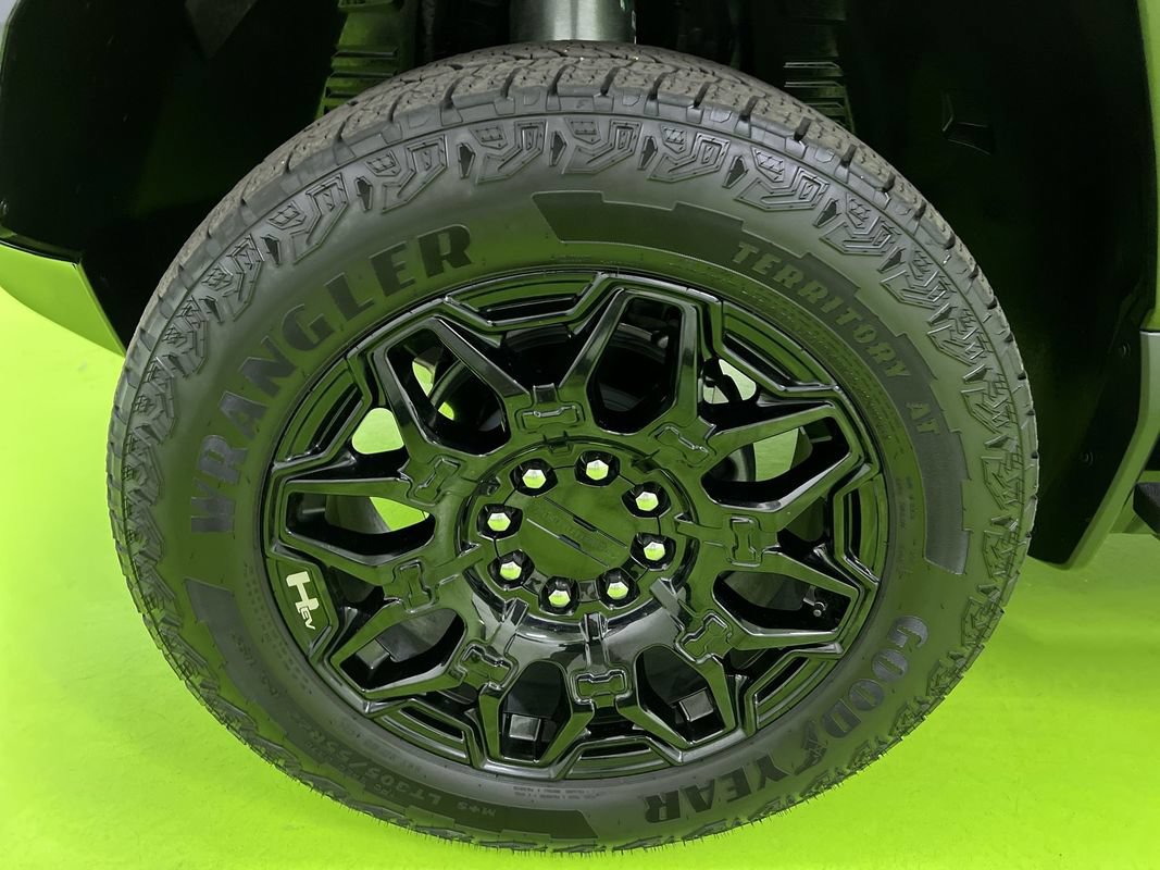 Used 2025 GMC Hummer EV 2X AWD/4WD image 16