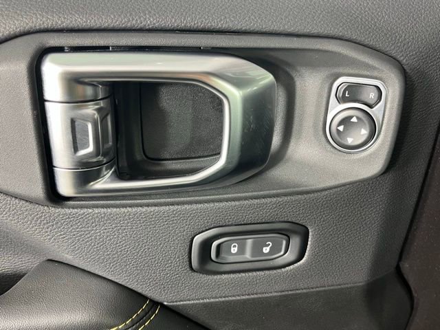 Used 2025 Jeep Wrangler Unlimited Sahara image 19