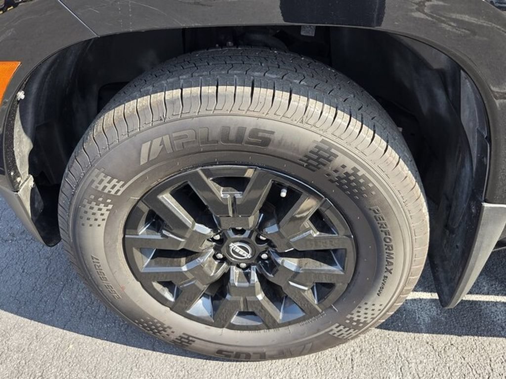 Used 2023 Nissan Frontier SV w/ Technology Package RWD image 9