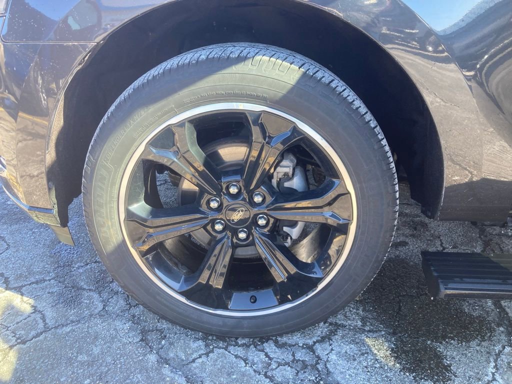 Used 2023 Ford Expedition Max Limited image 25