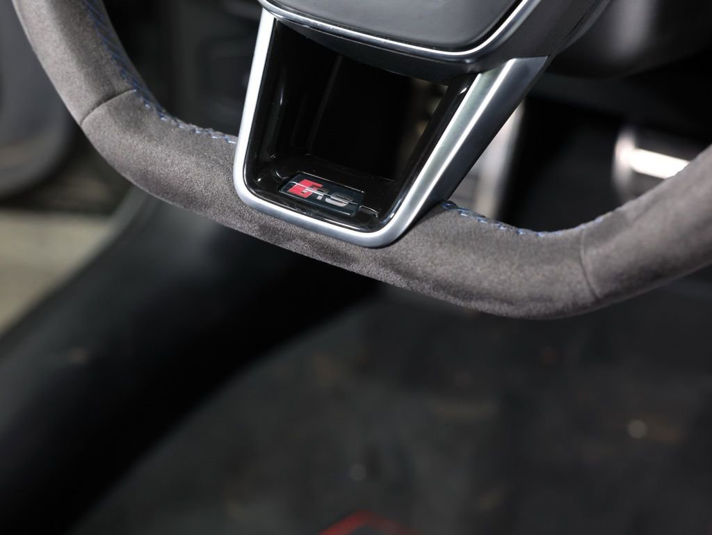 Used 2025 Audi RS 6 performance w/ Blue RS Design Package Plus image 40