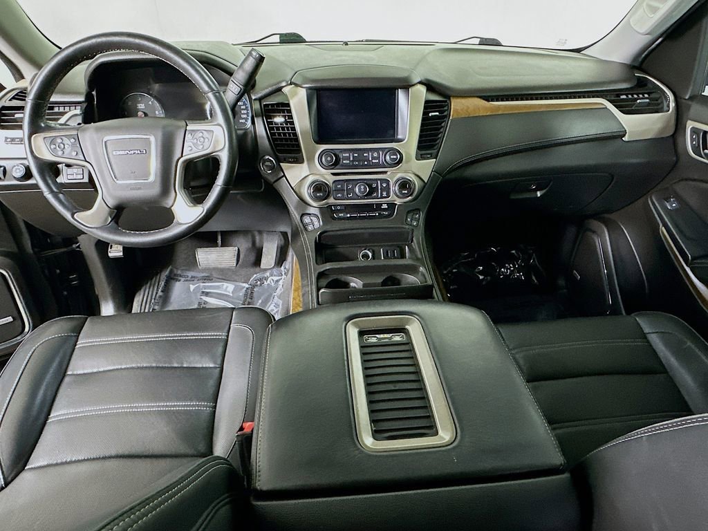 Used 2020 GMC Yukon Denali w/ Denali Ultimate Package image 16