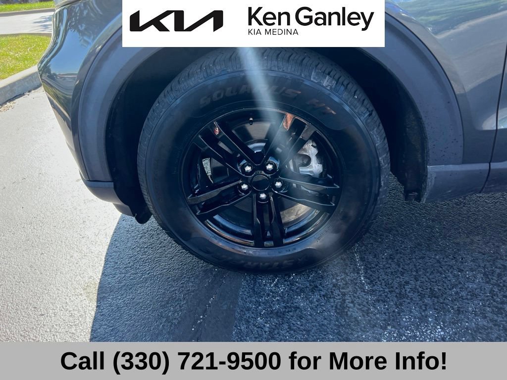 Used 2020 Ford Explorer XLT w/ Equipment Group 202A RWD image 16