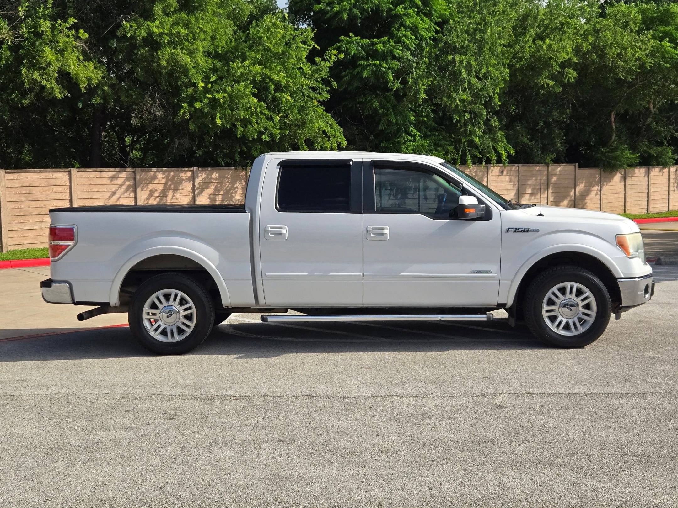 Used 2014 Ford F150 Lariat w/ Equipment Group 501A Mid RWD image 2