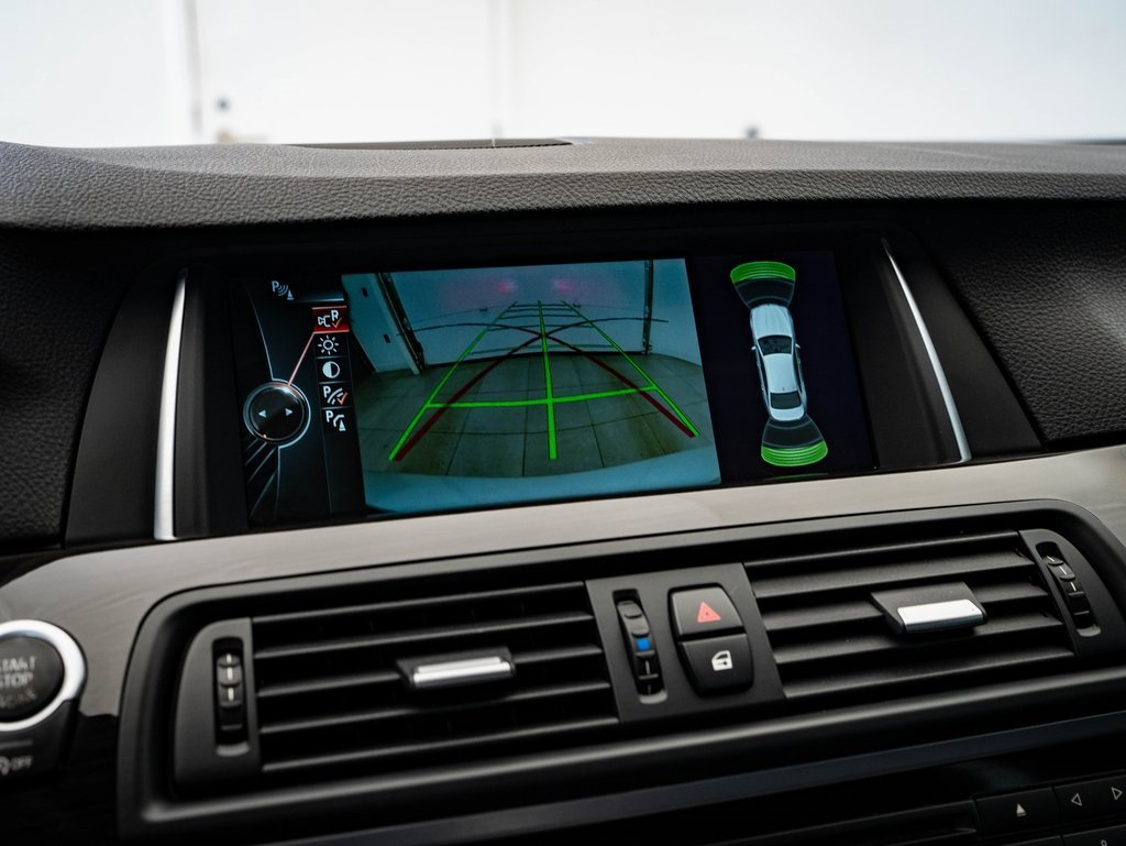 Used 2014 BMW 550i xDrive Sedan image 36