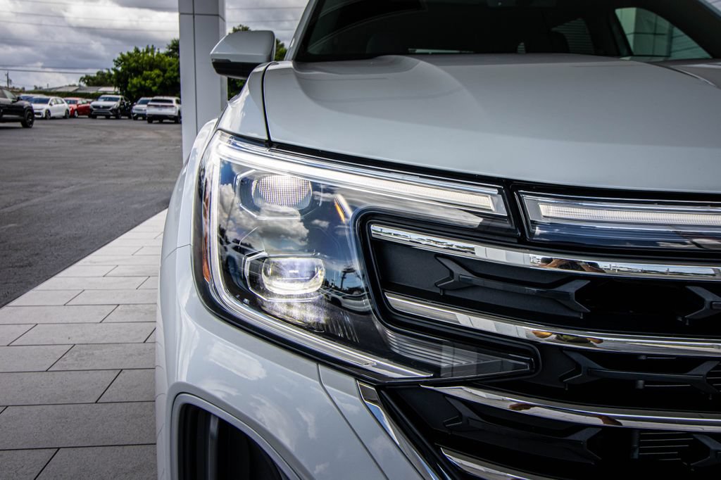 Certified 2026 Volkswagen Atlas SE w/ Panoramic Sunroof Package FWD image 5