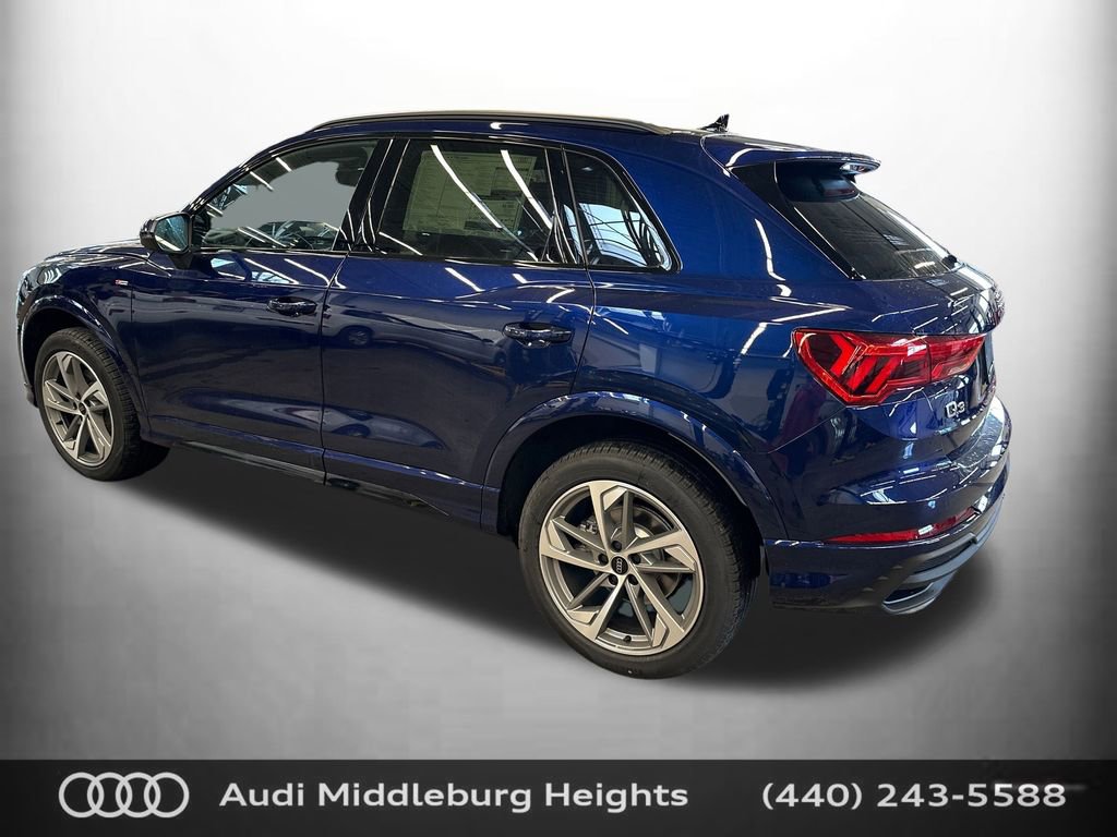 Used 2025 Audi Q3 2.0T Premium w/ Convenience Plus Package image 4