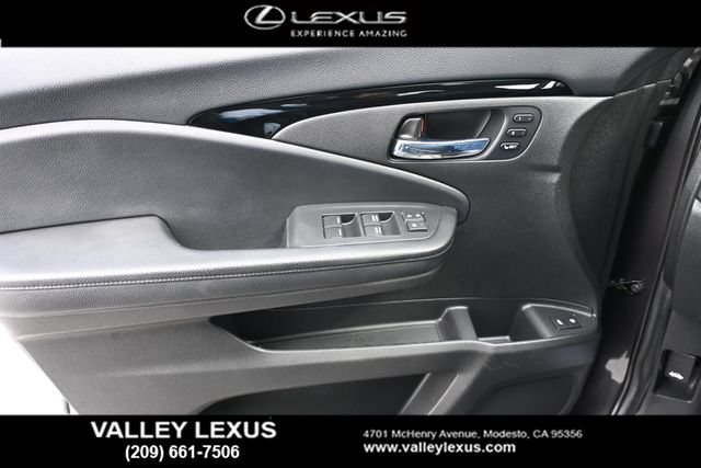 Used 2020 Honda Pilot Touring image 12