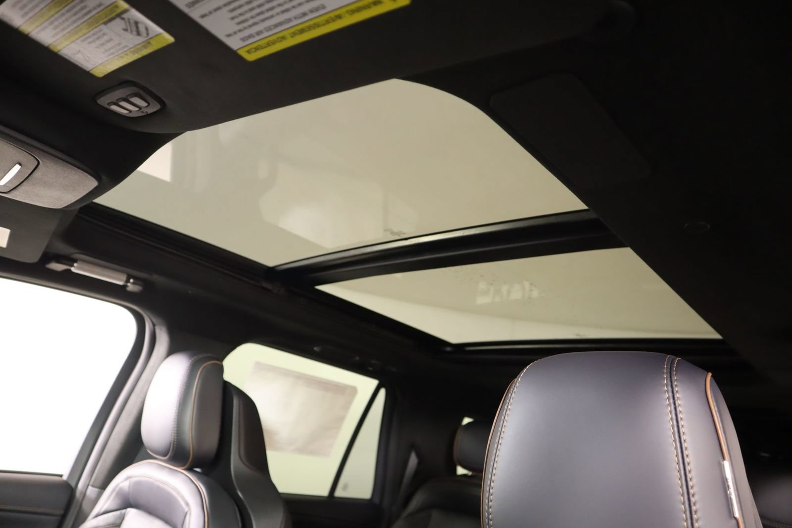 New 2026 Lincoln Navigator Black Label AWD/4WD image 17
