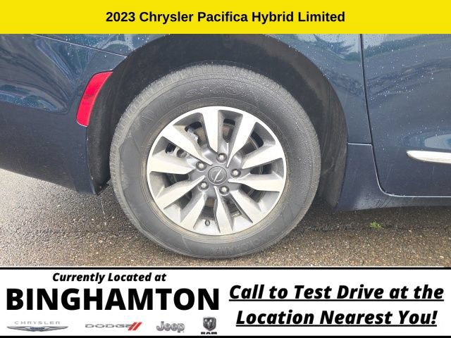 Used 2023 Chrysler Pacifica Limited FWD image 24