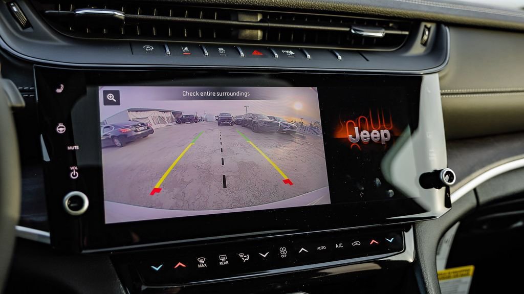 New 2026 Jeep Grand Cherokee Altitude AWD/4WD image 28