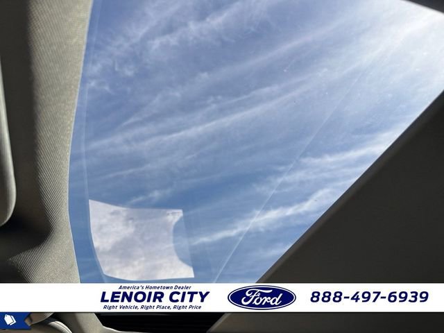 New 2026 Ford F250 Lariat w/ Black Appearance Package image 17