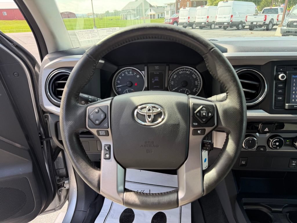 Used 2017 Toyota Tacoma SR5 AWD/4WD image 15