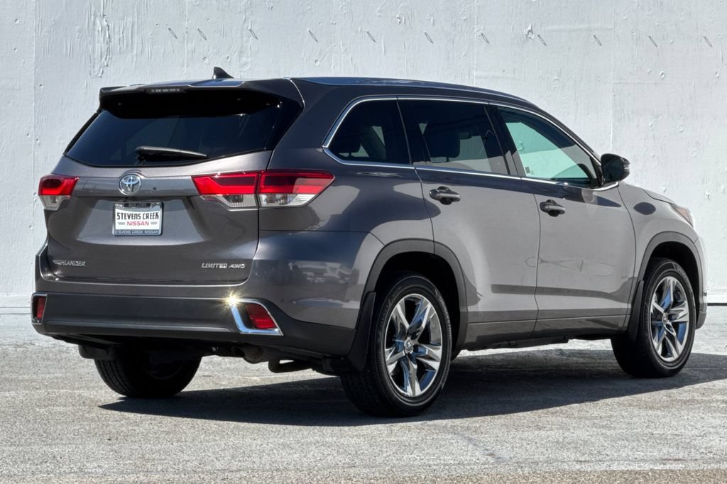 Used 2019 Toyota Highlander Limited Platinum AWD/4WD image 3