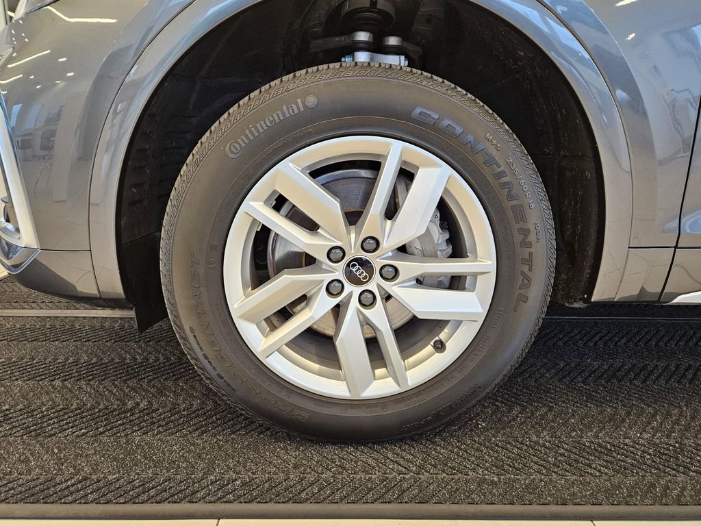 Used 2023 Audi Q5 2.0T Premium w/ Convenience Package image 12
