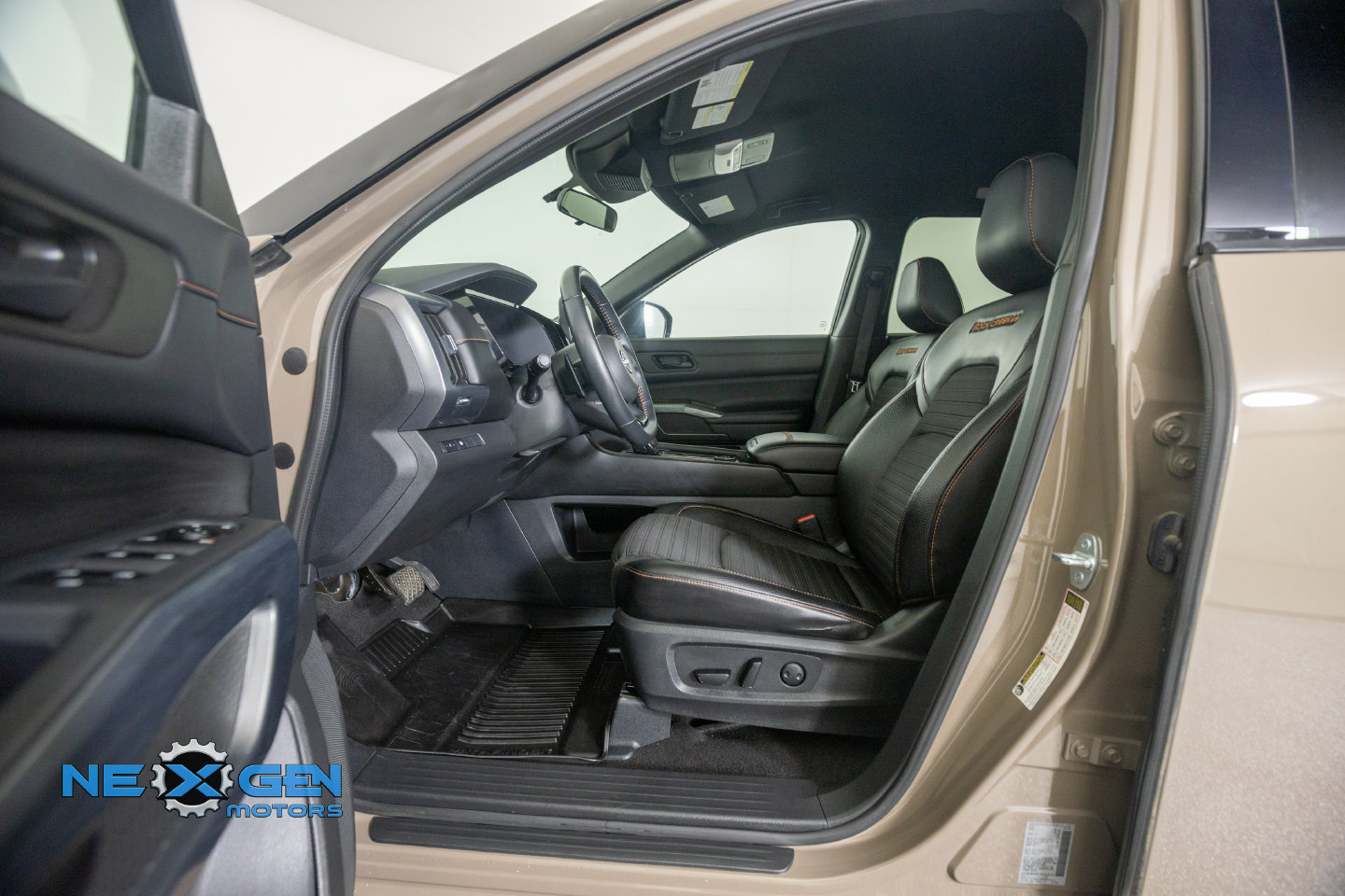 Used 2023 Nissan Pathfinder Rock Creek AWD/4WD image 14