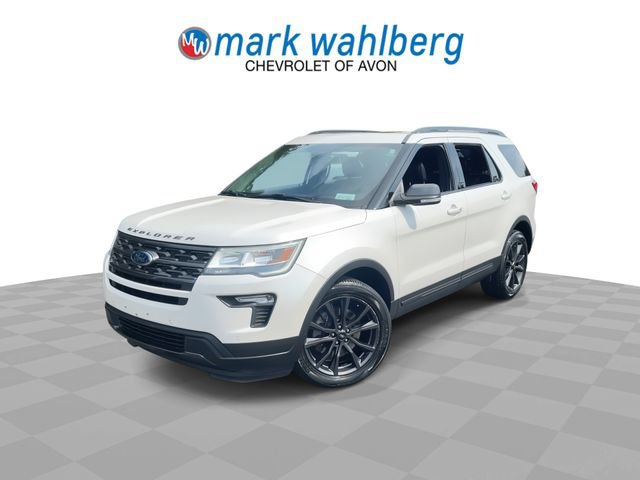 Used 2018 Ford Explorer XLT w/ Equipment Group 202A AWD/4WD image 4