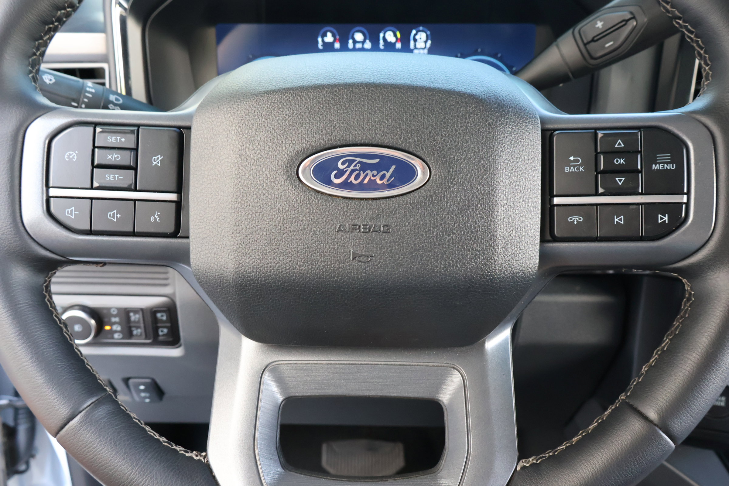 Used 2025 Ford F350 Lariat image 25