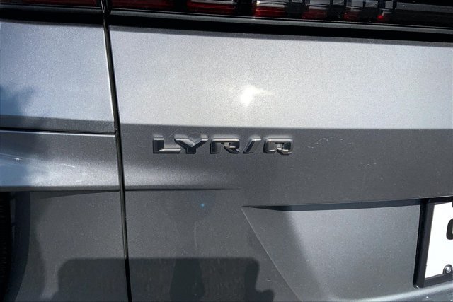Used 2024 Cadillac Lyriq Luxury AWD/4WD image 7