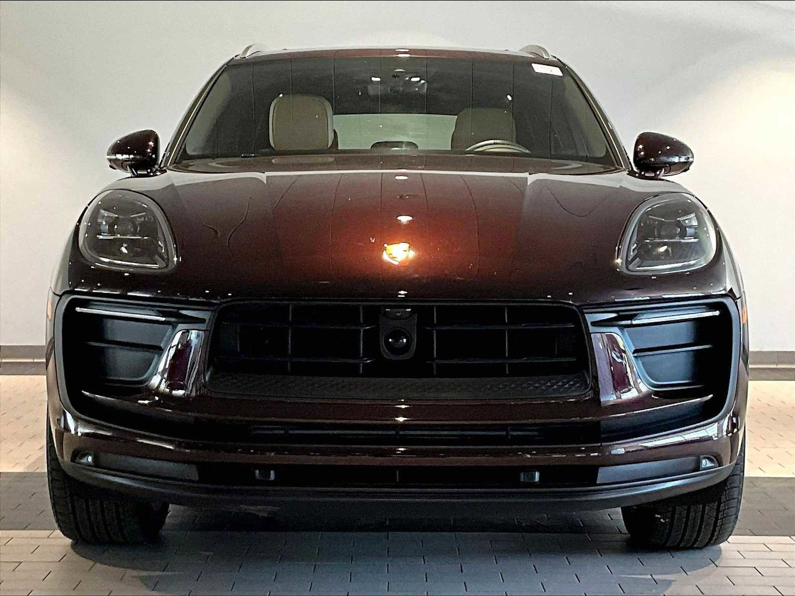 Used 2025 Porsche Macan image 13