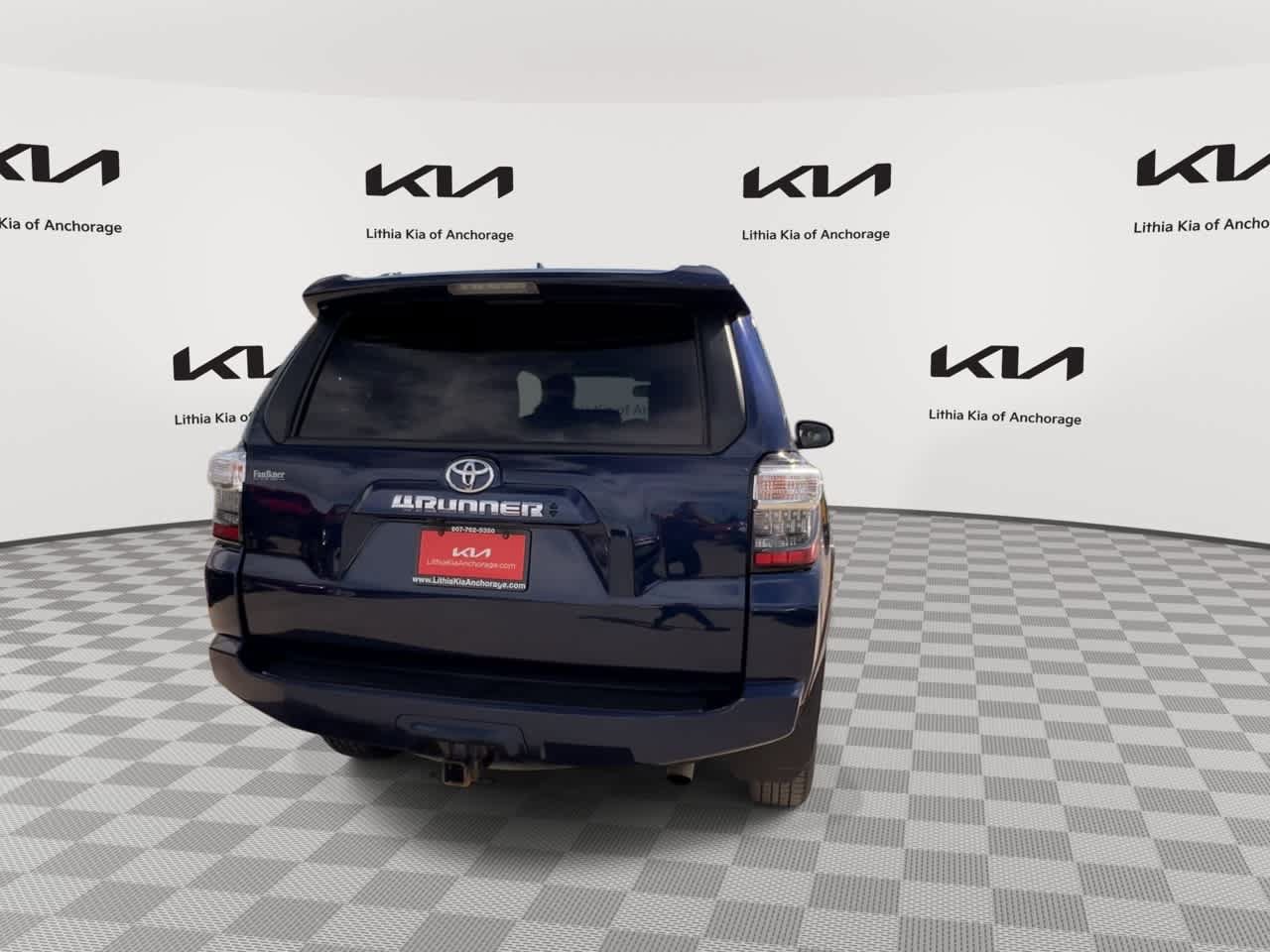 Used 2022 Toyota 4Runner SR5 Premium w/ Moonroof Package AWD/4WD image 8