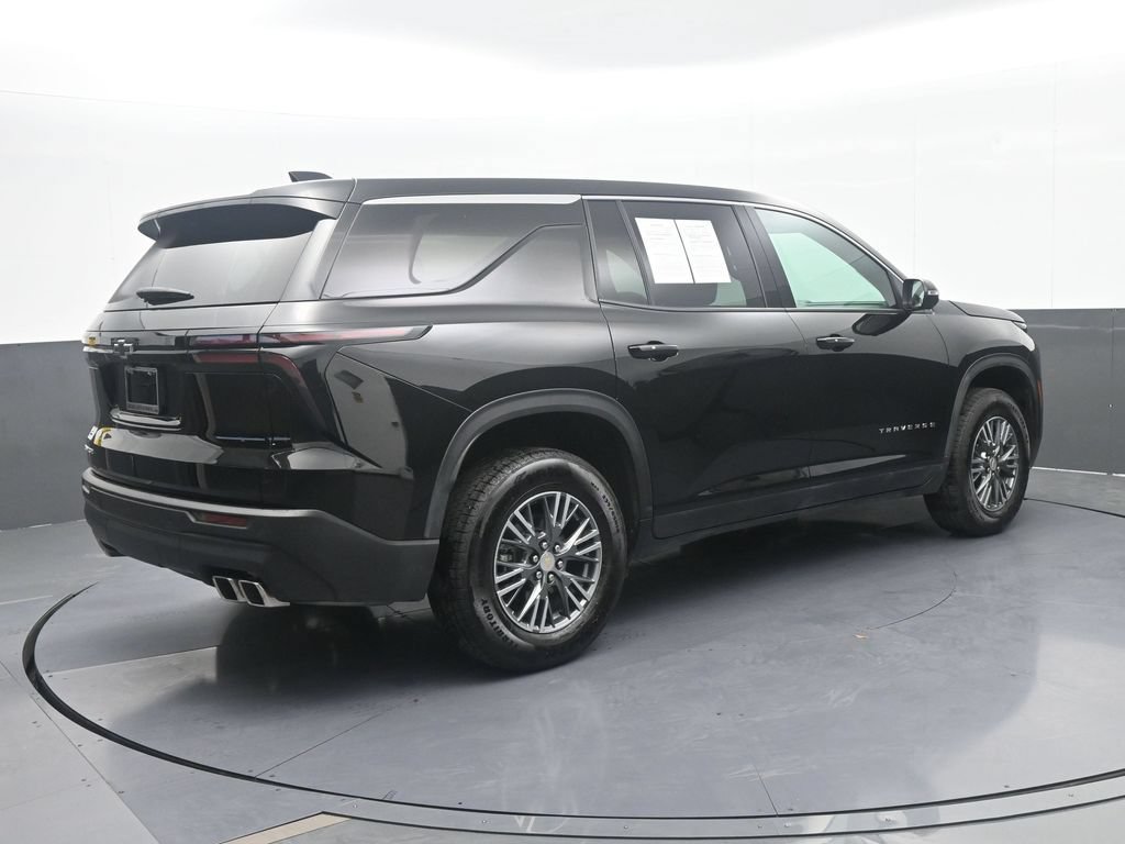 Used 2024 Chevrolet Traverse LS FWD image 6