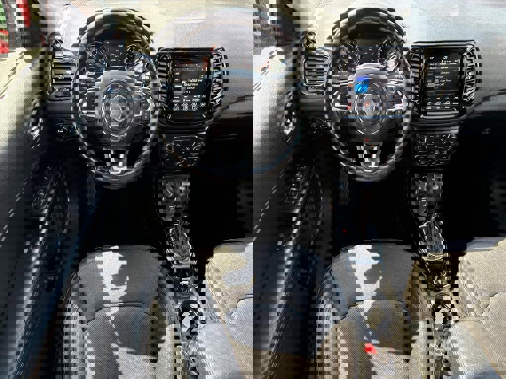 Used 2021 Jeep Compass Limited image 17