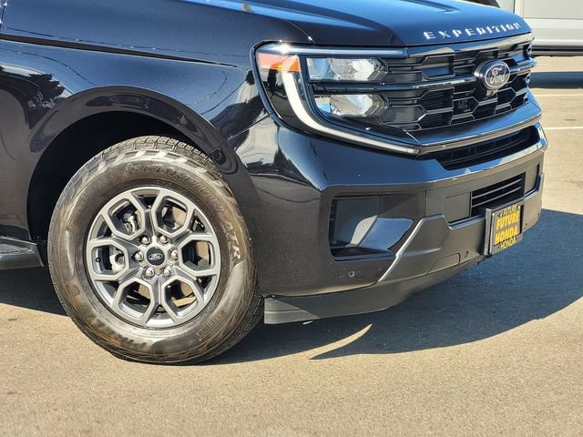 Used 2025 Ford Expedition Active AWD/4WD image 9