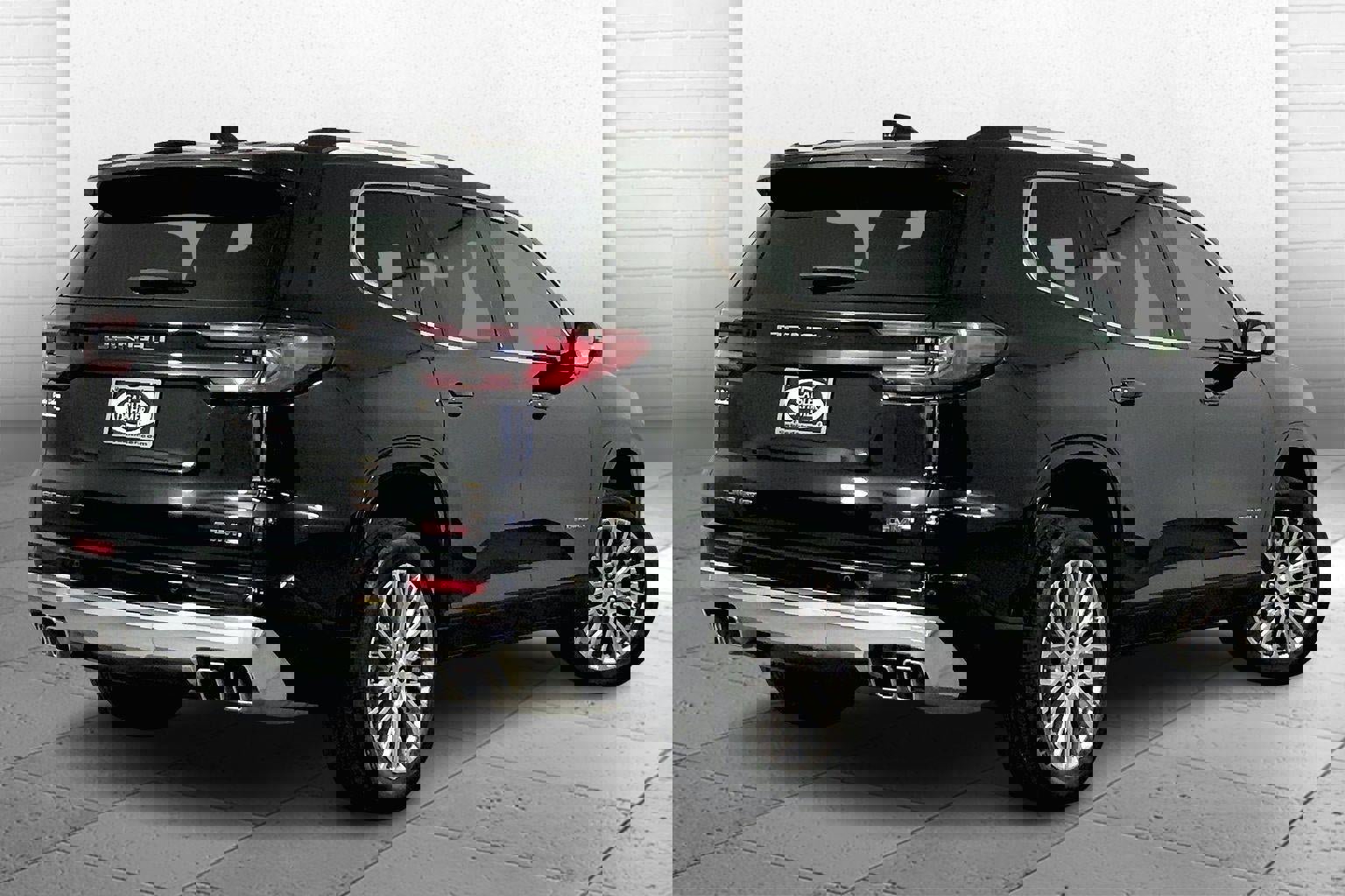 Used 2025 GMC Acadia Denali w/ LPO, Floor Liner Package image 12