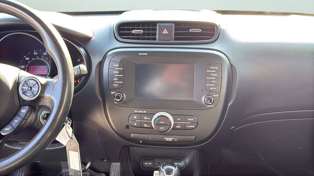 Used 2018 Kia Soul + FWD image 14