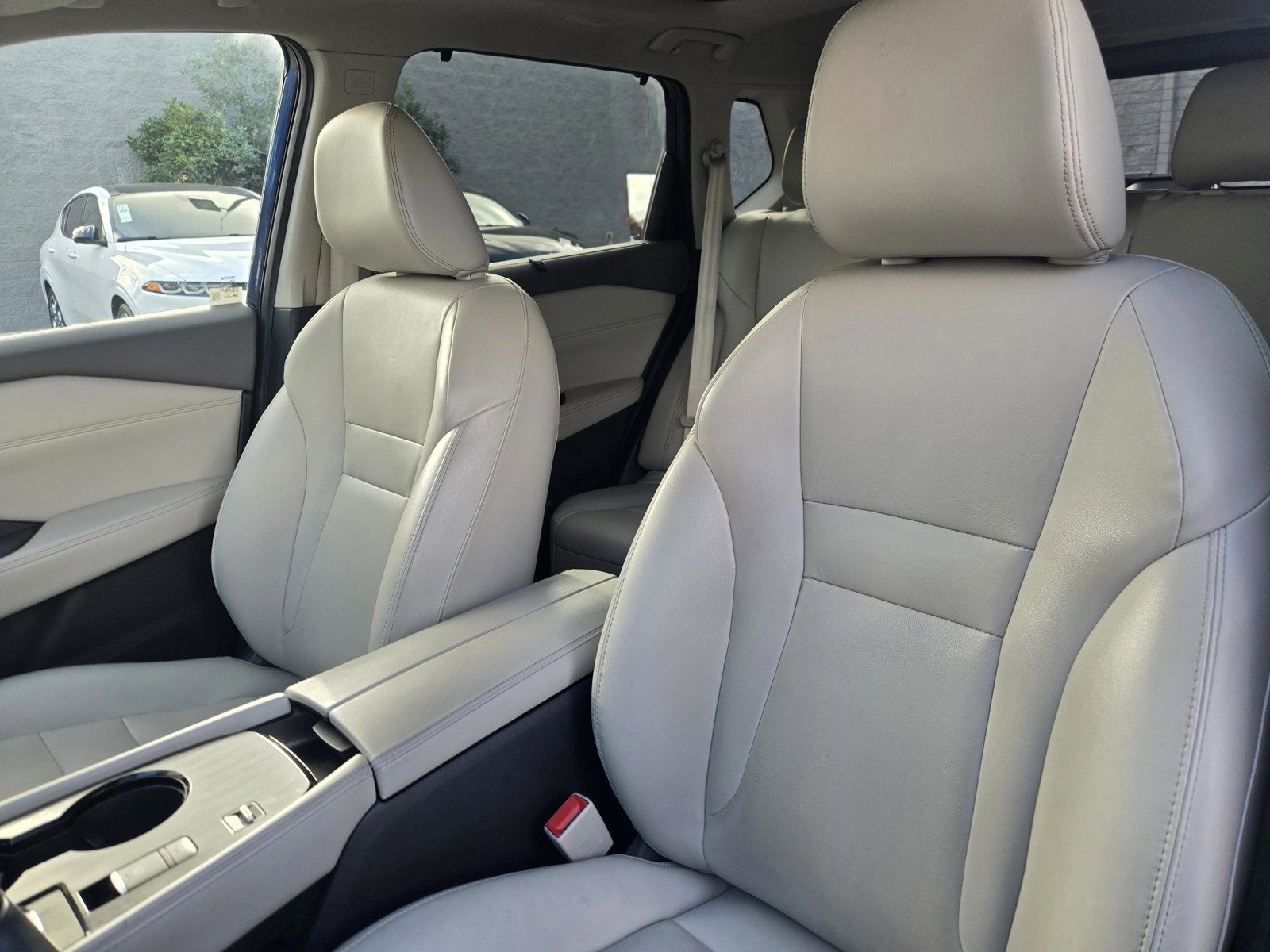 Used 2022 Nissan Rogue SL w/ SL Premium Package image 22