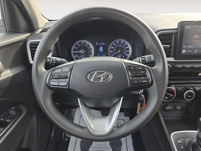 Used 2021 Hyundai Venue SE image 12