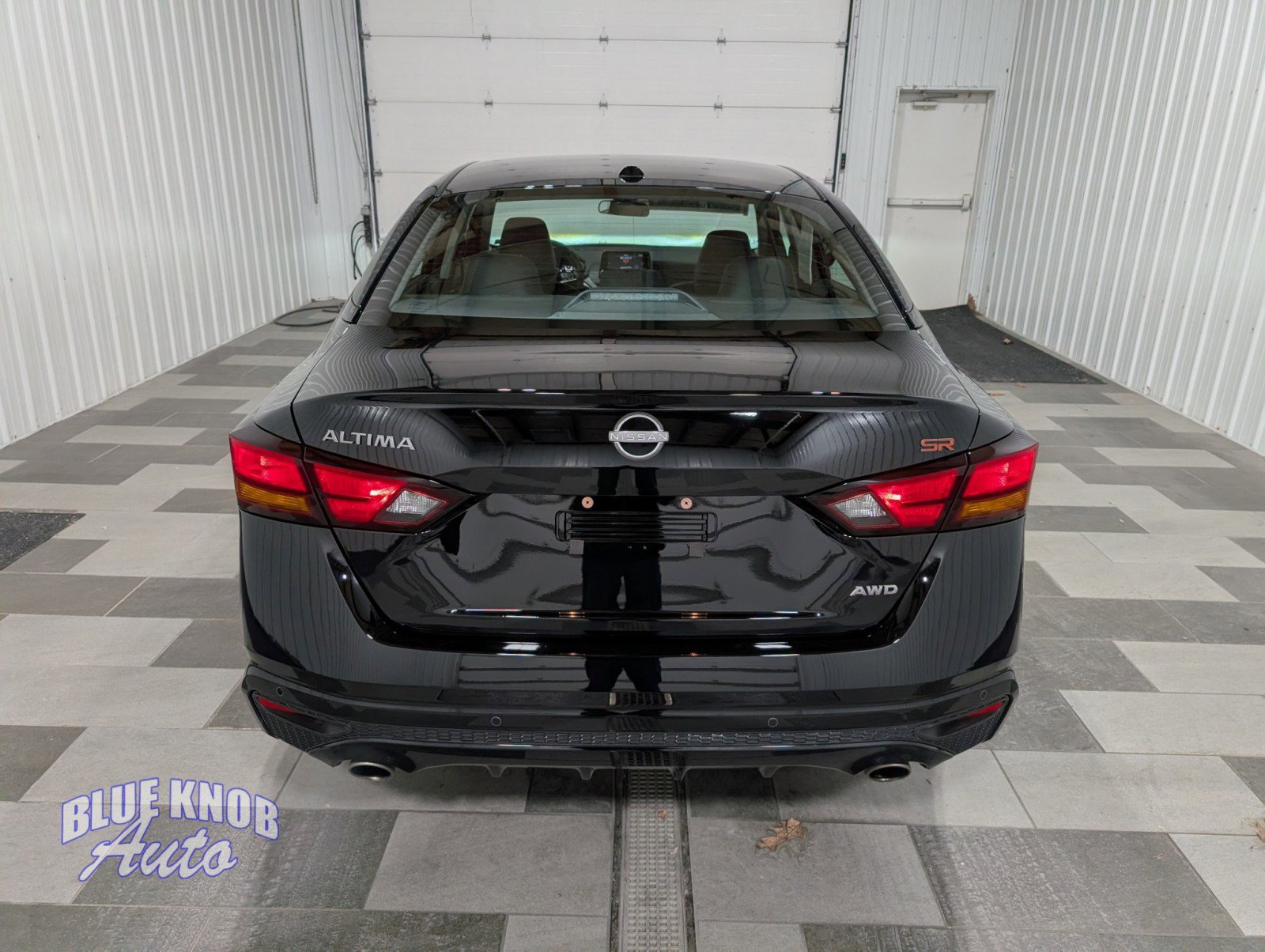 Used 2025 Nissan Altima 2.5 SR image 3