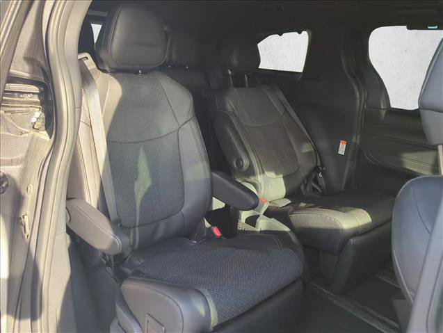 Used 2025 Toyota Sienna Platinum FWD image 22
