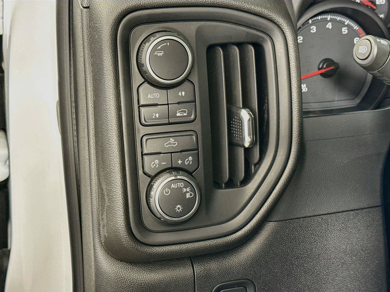 Used 2025 Chevrolet Silverado 1500 Custom AWD/4WD image 5