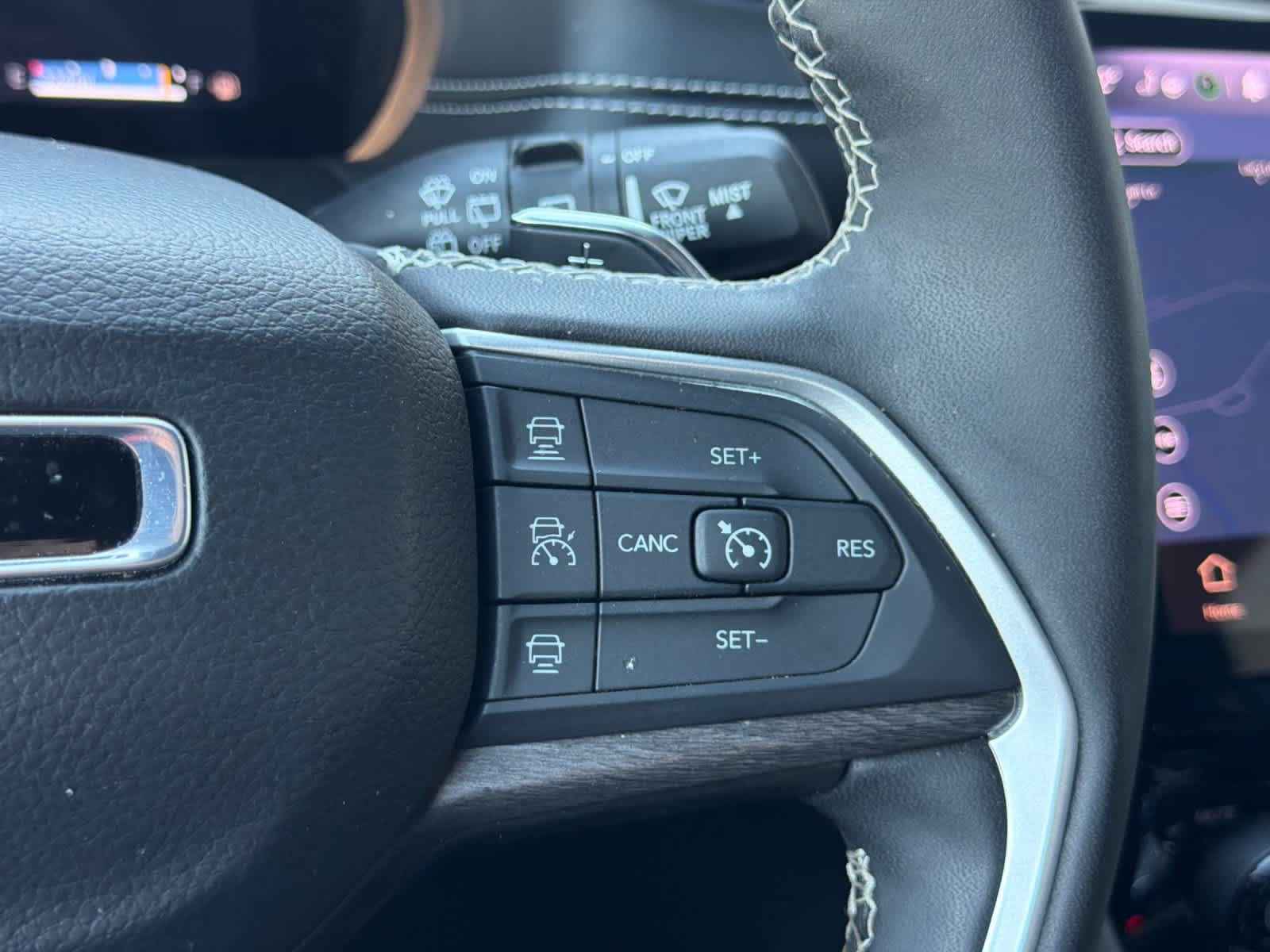 Used 2024 Jeep Grand Cherokee Limited RWD image 27