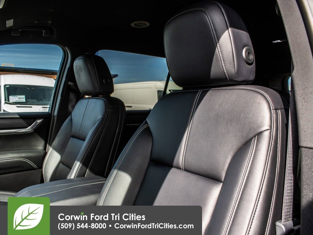 Used 2025 GMC Acadia Elevation w/ Elevation Premium Package image 2