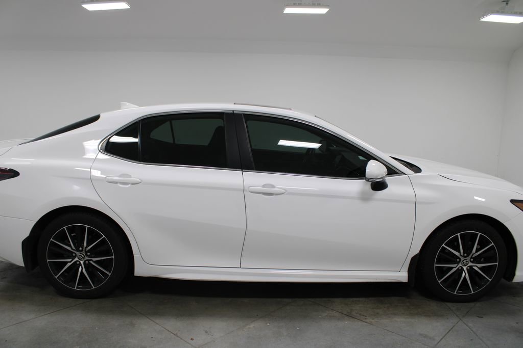 Used 2023 Toyota Camry SE w/ Convenience Package FWD image 11