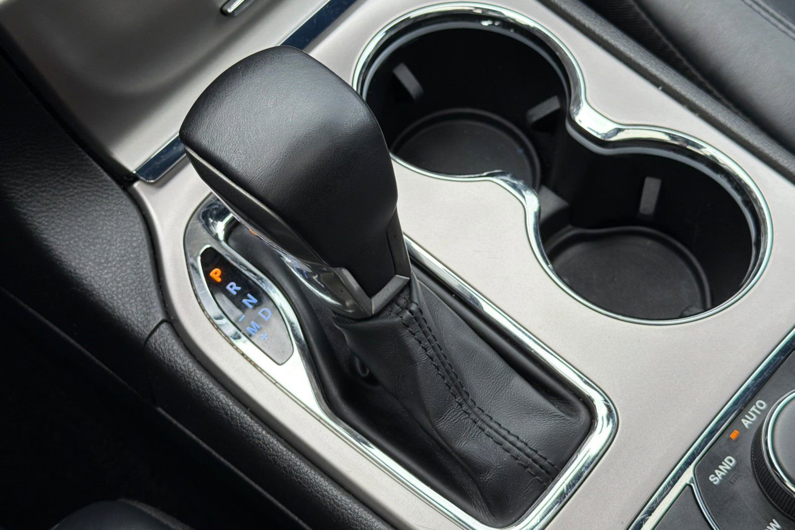 Used 2021 Jeep Grand Cherokee Limited w/ Luxury Group II image 23