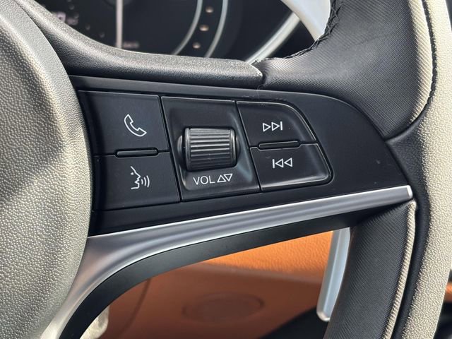 Used 2017 Alfa Romeo Giulia Ti w/ TI 19" Sport Package image 11